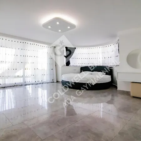 Yalcin Kusadasi