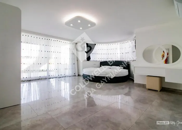 Yalcin Kuşadası